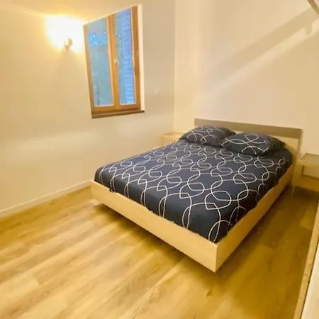 T2 Neuf Pour 4 Pers , Bien Place Et Parking Gratuit