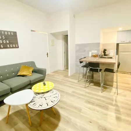 Apartment T2 Neuf Pour 4 Pers , Bien Place Et Parking Gratuit *