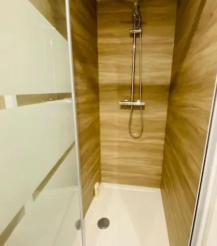 T2 Neuf Pour 4 Pers , Bien Place Et Parking Gratuit Apartment